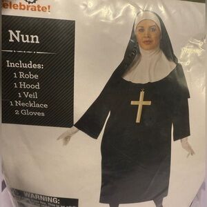Celebrate It Nun Halloween Costume Black and White  Dress Cross Sz Women’s 1X